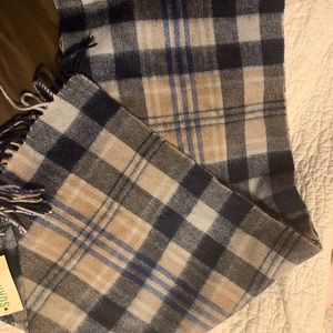 NWT Suantrai wool scarf from Ireland. Great colors